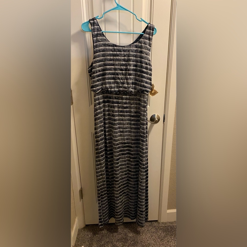 NWT One World L Maxi Dress Gray Black White Lg Tank Sleeve Large Lined Stretch
